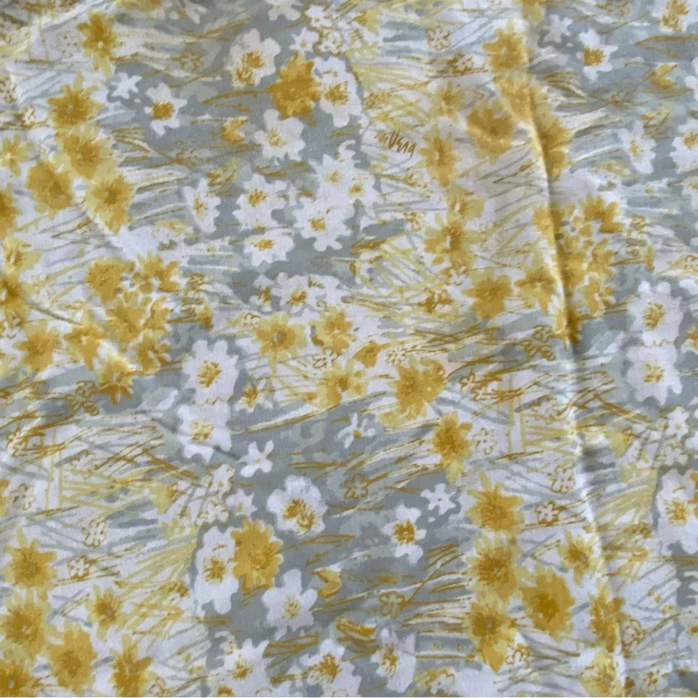 Vera Cornflower Cloth Tablecloth 30 X 78 Yellow White Gray Floral Cotton Blend